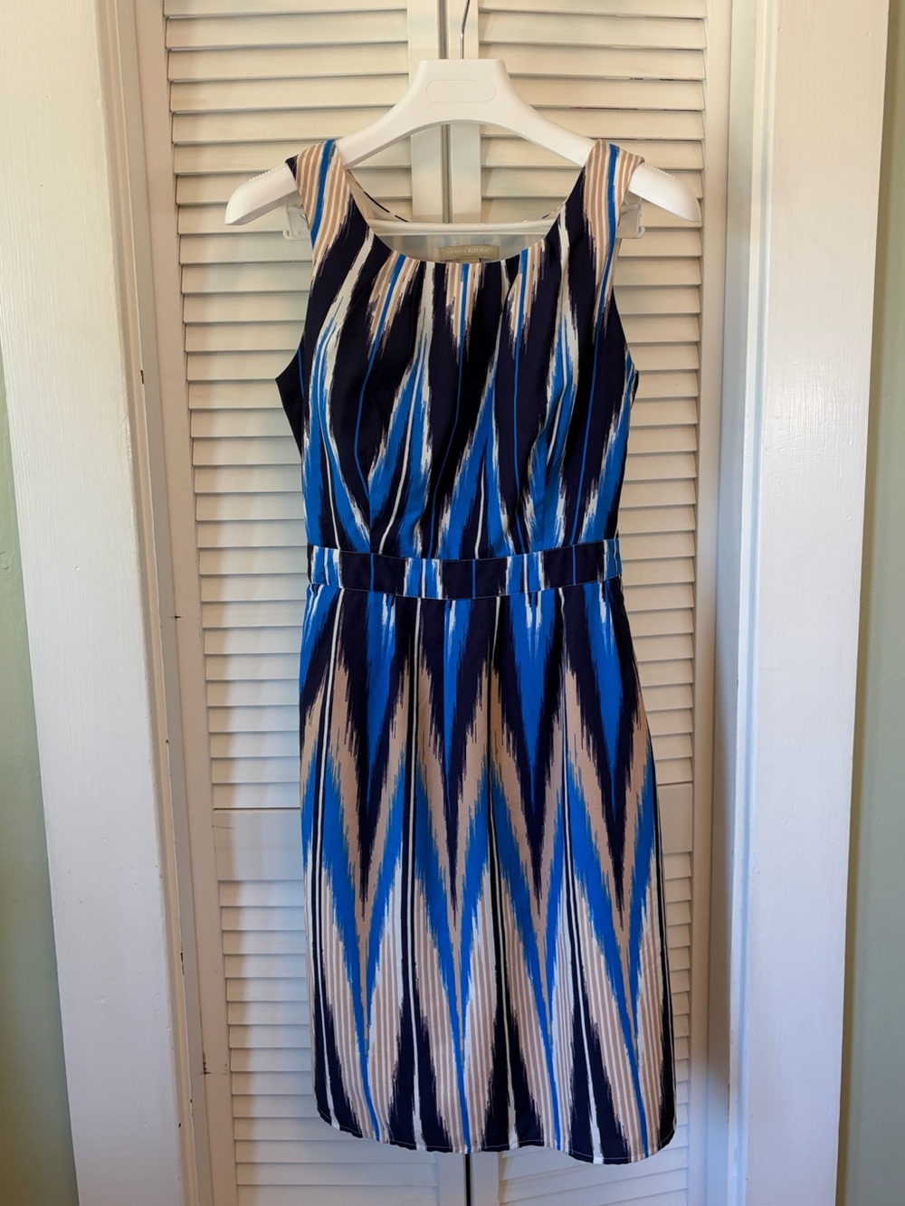 Banana Republic Navy, Blue and Cream Sleeveless Dress Size 4